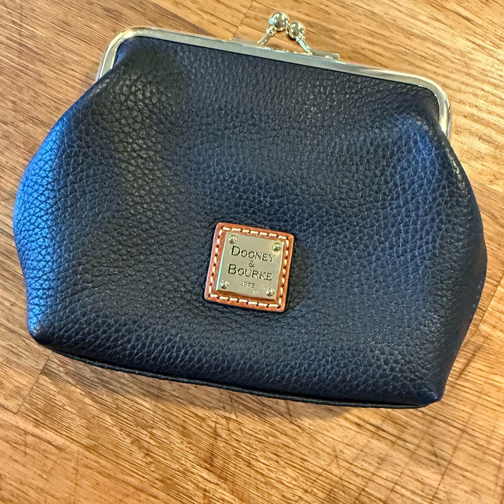 Vintage Dooney & Bourke Kisslock Wallet